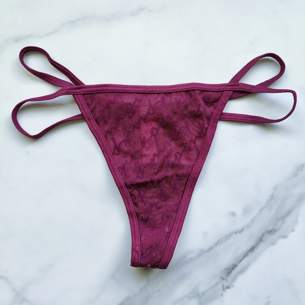 NWT PINK VICTORIA'S SECRET FLOCKED MESH LOGO THONG PANTY IN VIVID MAGENTA SIZE L